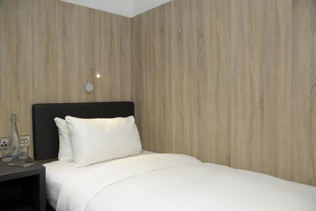 The Z Hotel Shoreditch  Rooms  Rooms Image 8 8