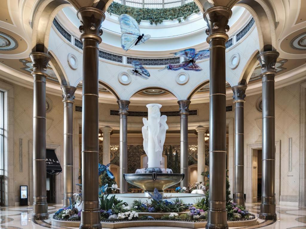Lobby The Palazzo At The Venetian Resort Las Vegas In Las Vegas Nv