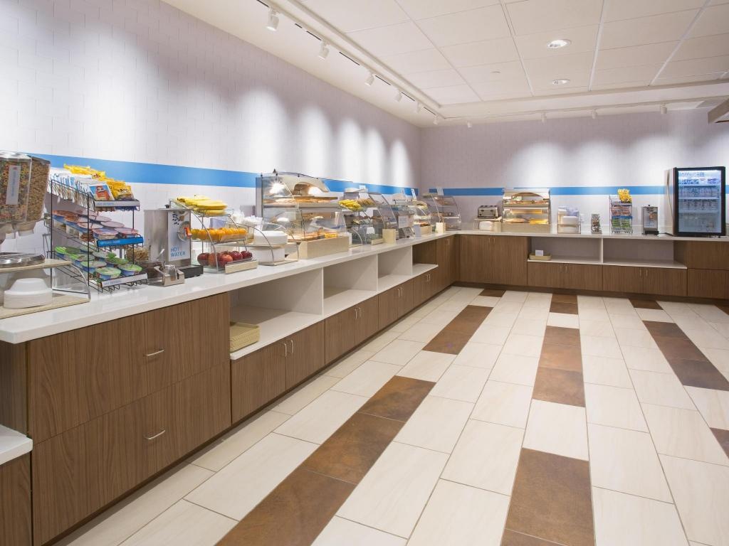 Holiday Inn Express Suites UniontownpropertyviewsInterior View2