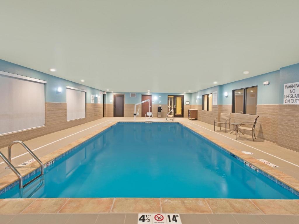 Holiday Inn Express Suites UniontownpropertyviewsInterior View9