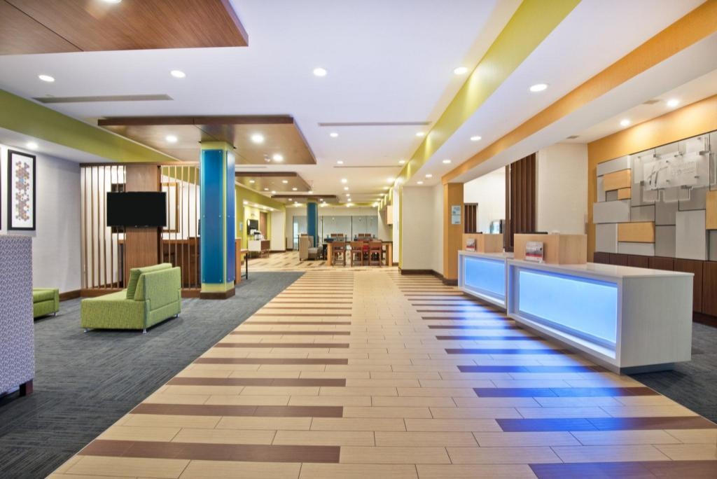 Holiday Inn Express Suites Uniontownpropertyviewspropertyviews Image 33