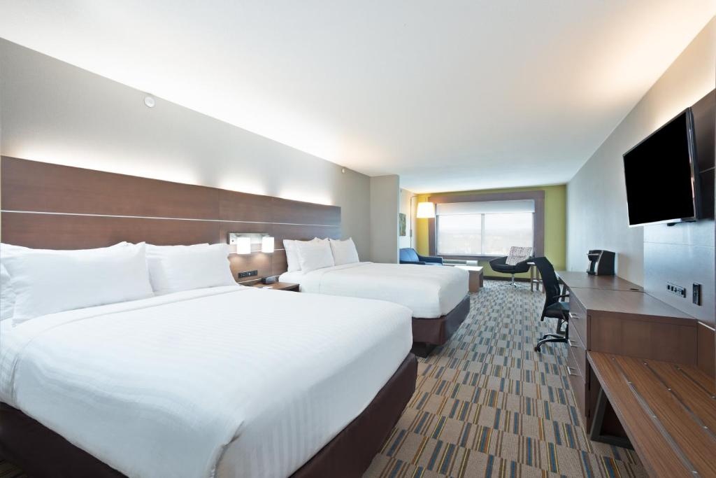 Holiday Inn Express Suites Uniontownroomsrooms Image 11