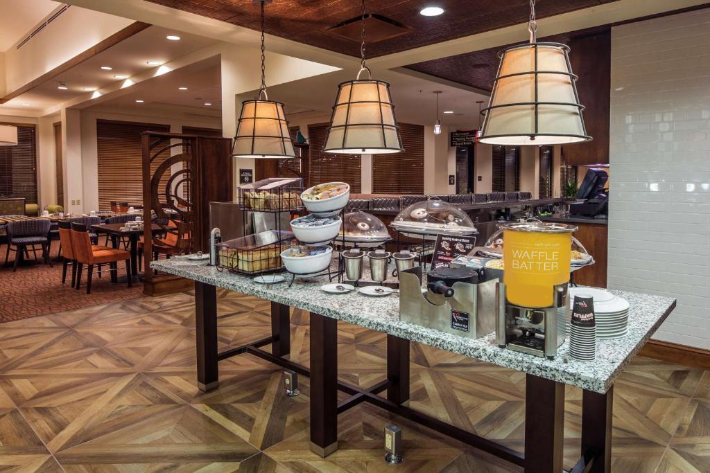 Food And Beverages Hilton Garden Inn Uniontown In Uniontown Pa