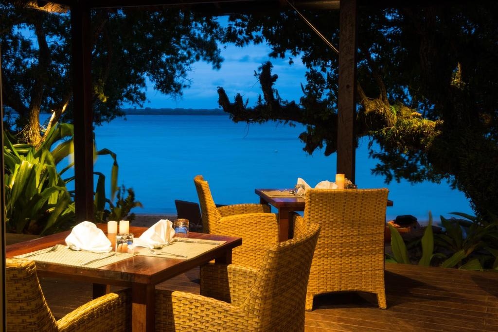 Barrier Beach Resort  Dining  Restaurant 2