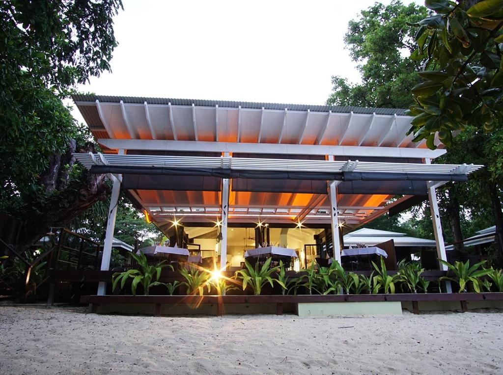 Barrier Beach Resort  Property Views  Entrance 16