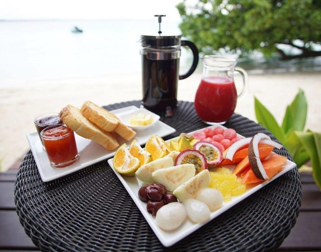 Moyyan House By The Sea  Dining  Dining Image 4 4