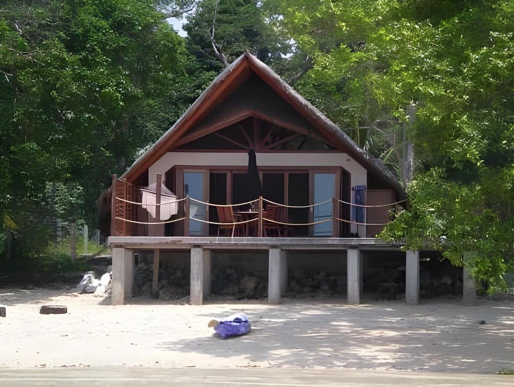 Lope Lope Lodge  Property Views  Exterior View 10