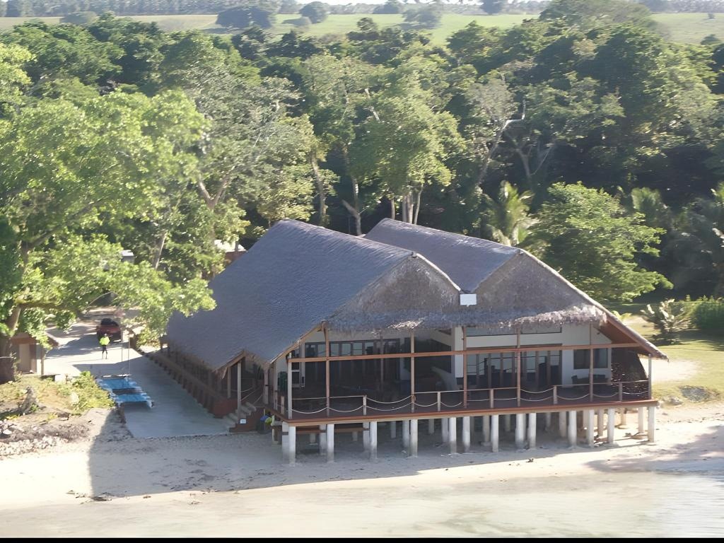 Lope Lope Lodge  Property Views  Exterior View 3
