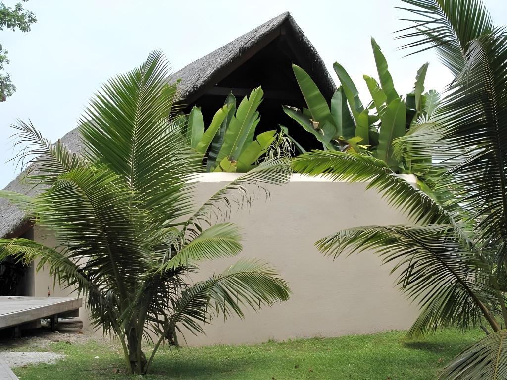 Lope Lope Lodge  Property Views  Exterior View 5