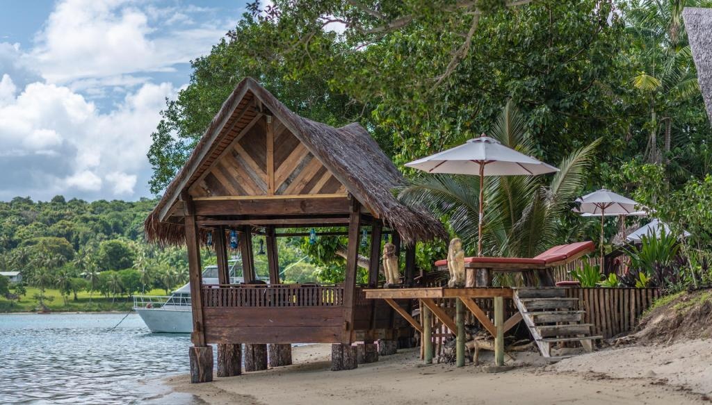 Ratua Private Island Resort  Facilities  Barlounge 12