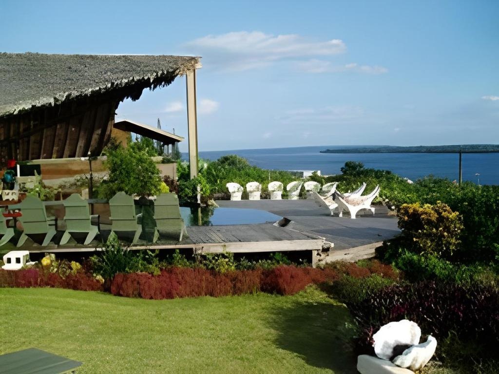Deco Stop Lodge  Property Views  Exterior View 13