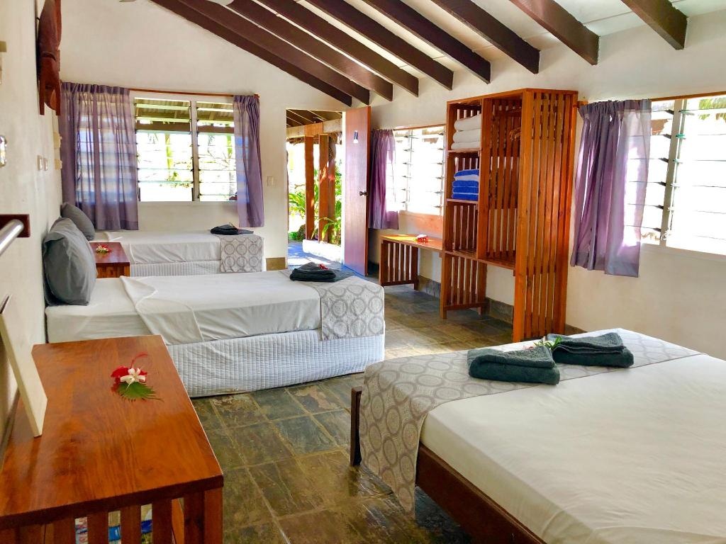 Deco Stop Lodge  Rooms  Standard Family Room Room Plan 5