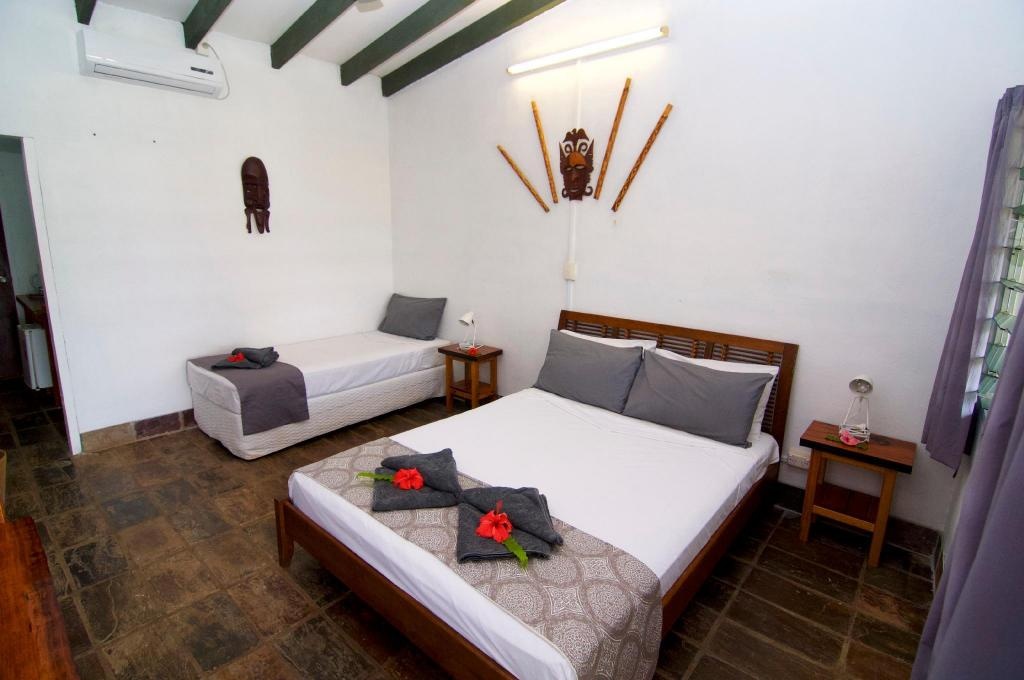 Deco Stop Lodge  Rooms  Standard Fan Room Room Plan 16