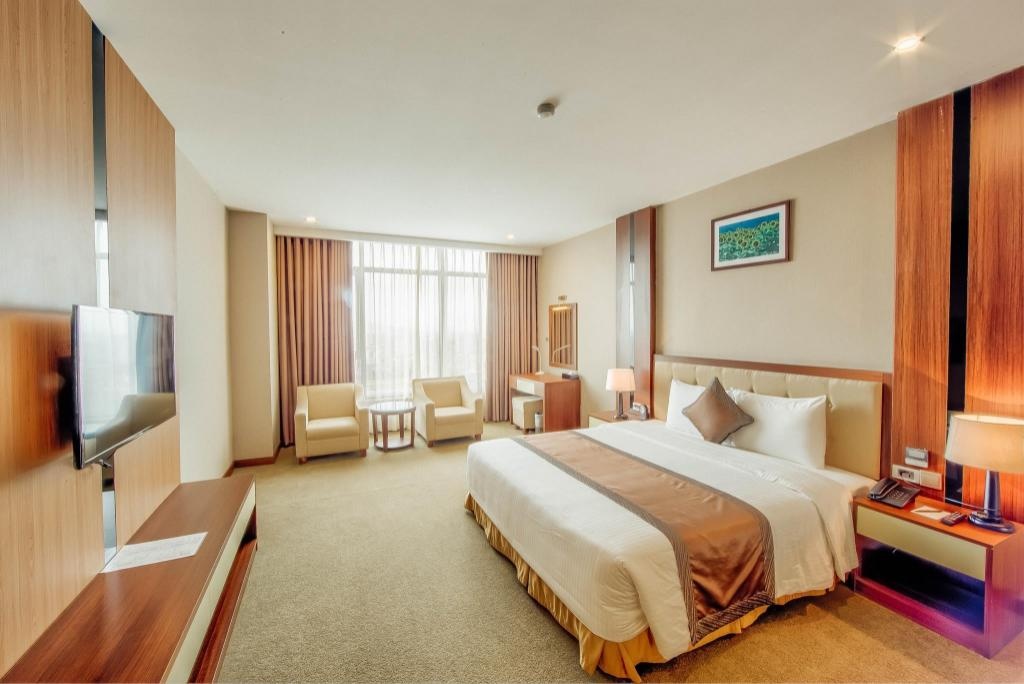 Muong Thanh Luxury Bac Ninh Hotel  Rooms  Deluxe King Bed 8
