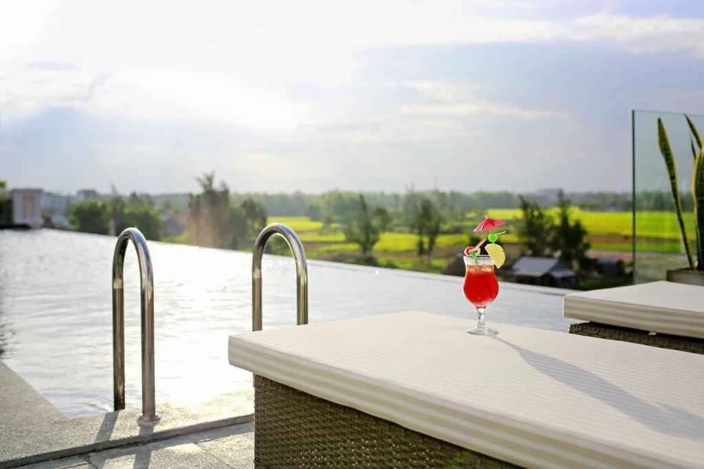 Lasenta Boutique Hotel Hoian  Facilities  Poolside Bar 13