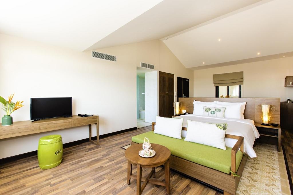 Lasenta Boutique Hotel Hoian  Rooms  Junior Suite Bed 19