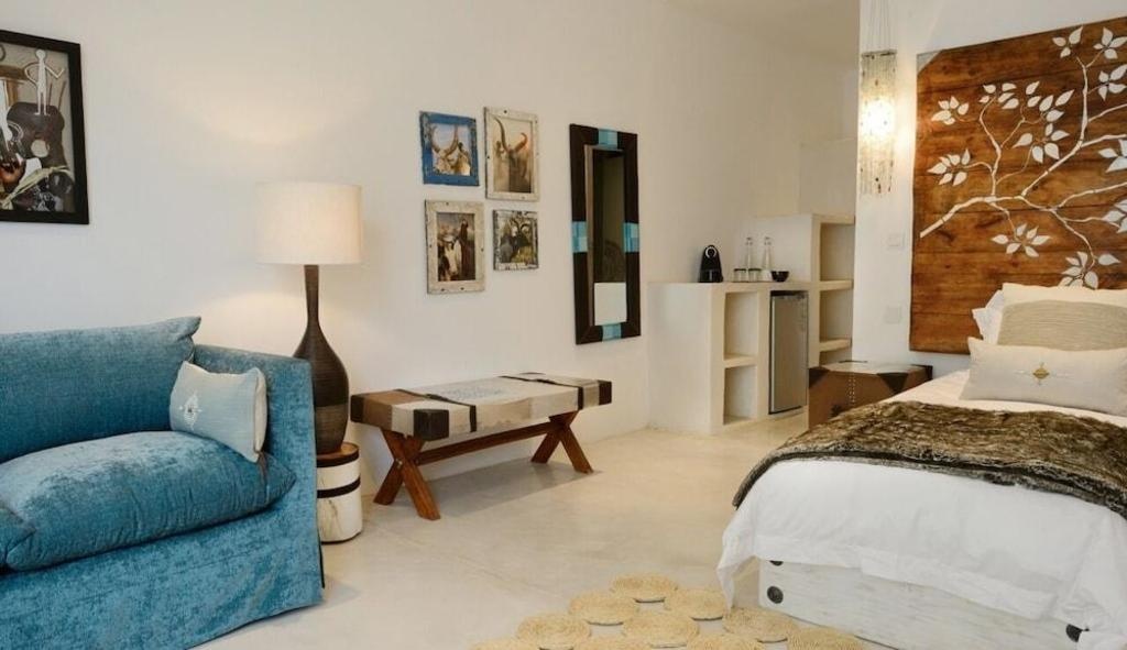 Latitude 15 Degrees  Rooms  Rooms Image 15 15