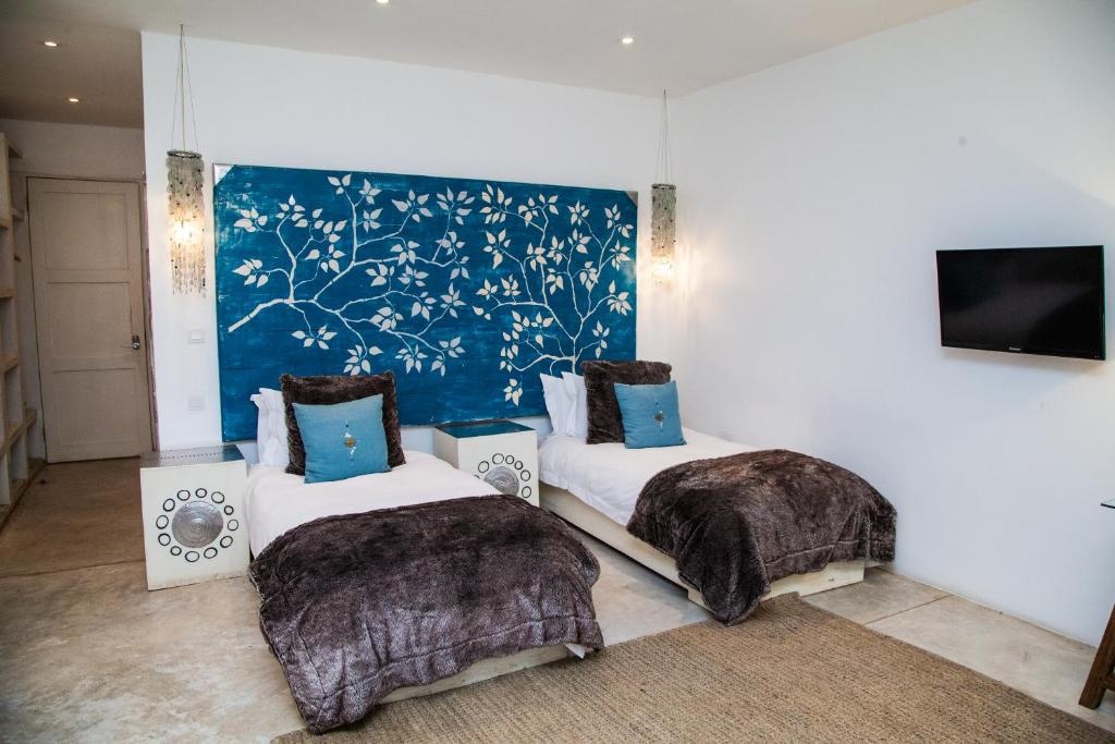 Latitude 15 Degrees  Rooms  Rooms Image 6 6