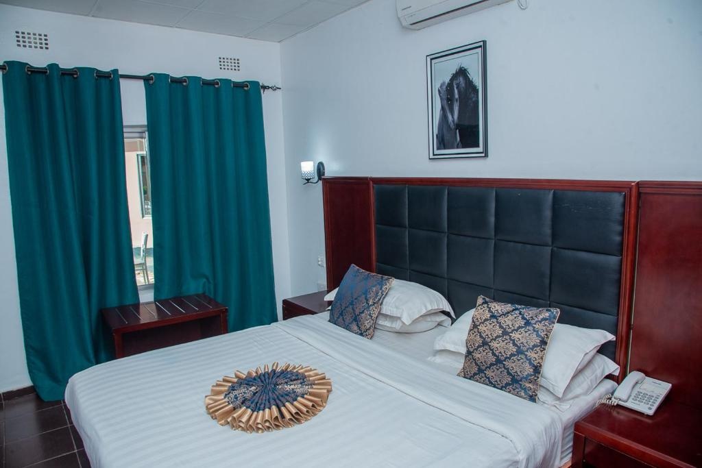 Mika Lodge  Rooms  Executive Suite 2