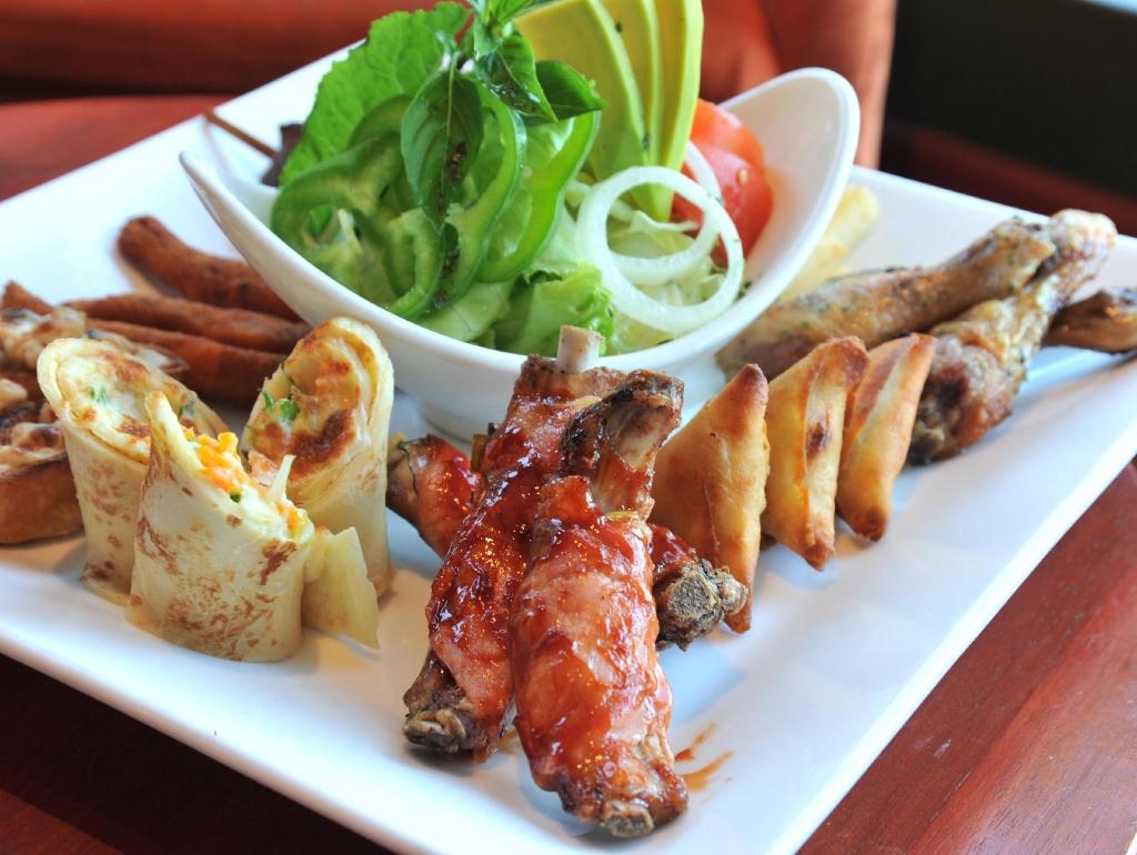 Cresta Golfview Hotel  Dining  Food And Beverages 6