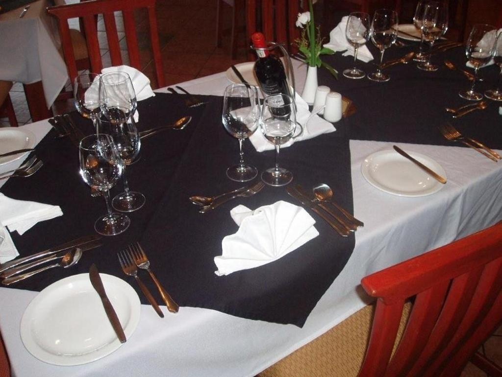 Cresta Golfview Hotel  Dining  Restaurant 5