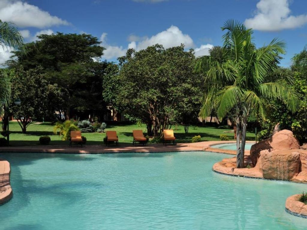 Cresta Golfview Hotel  Facilities  Swimming Pool 10