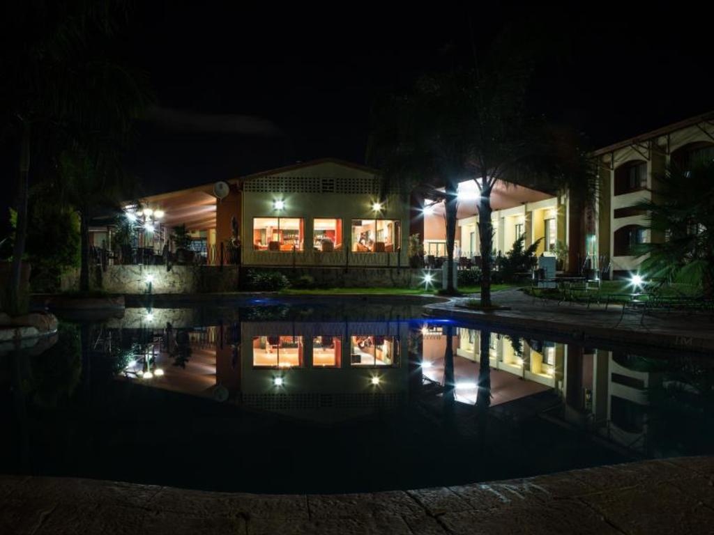 Cresta Golfview Hotel  Property Views  Exterior View 2
