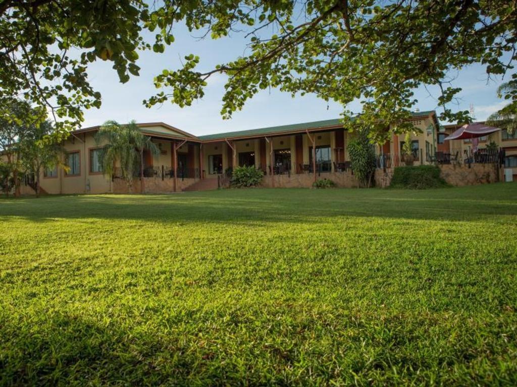 Cresta Golfview Hotel  Property Views  Exterior View 5