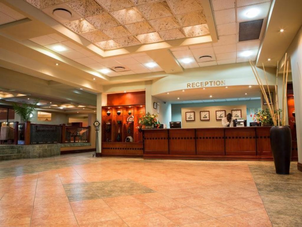 Cresta Golfview Hotel  Property Views  Reception 1