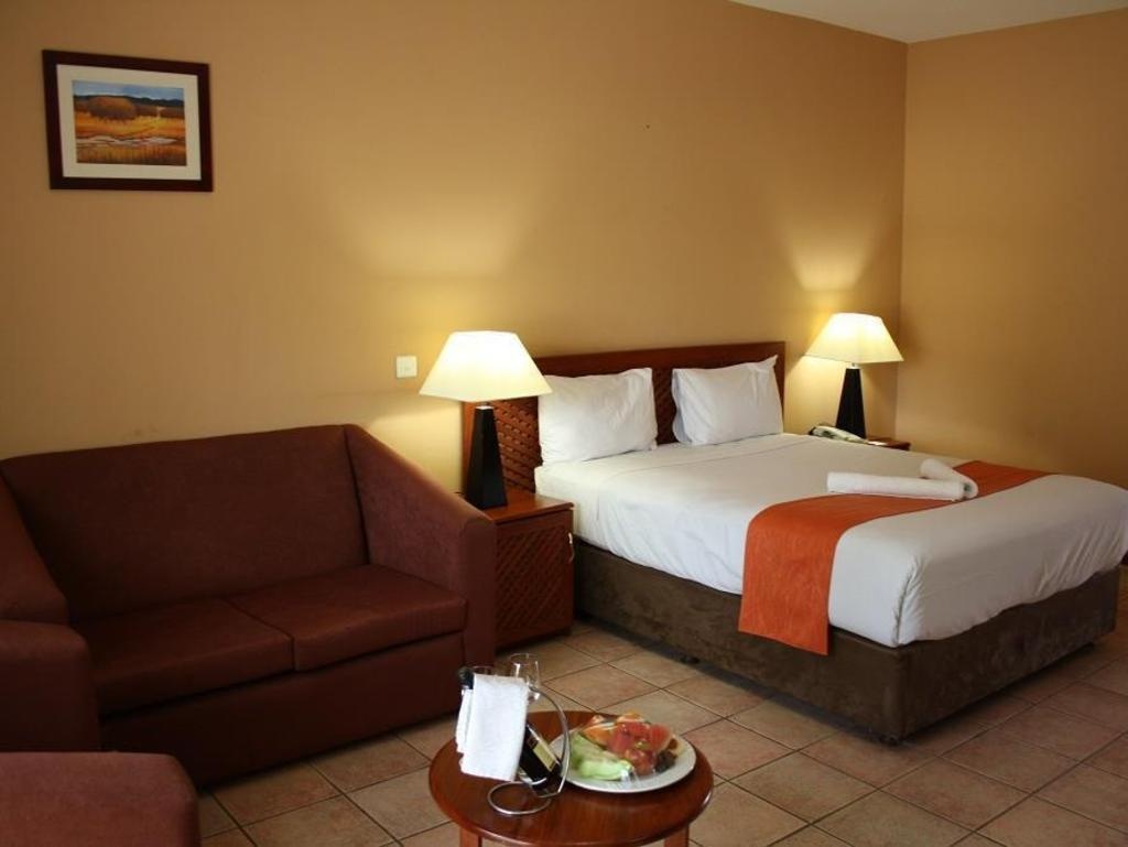 Cresta Golfview Hotel  Rooms  Executive Room 6