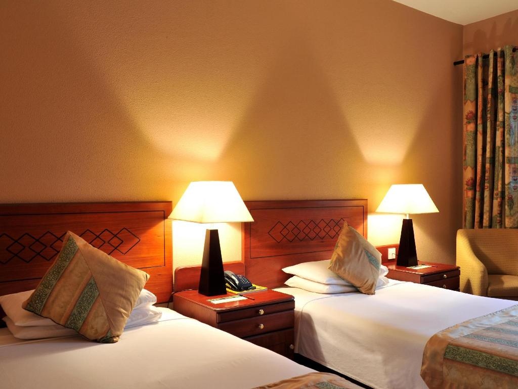 Cresta Golfview Hotel  Rooms  Twin Room 2