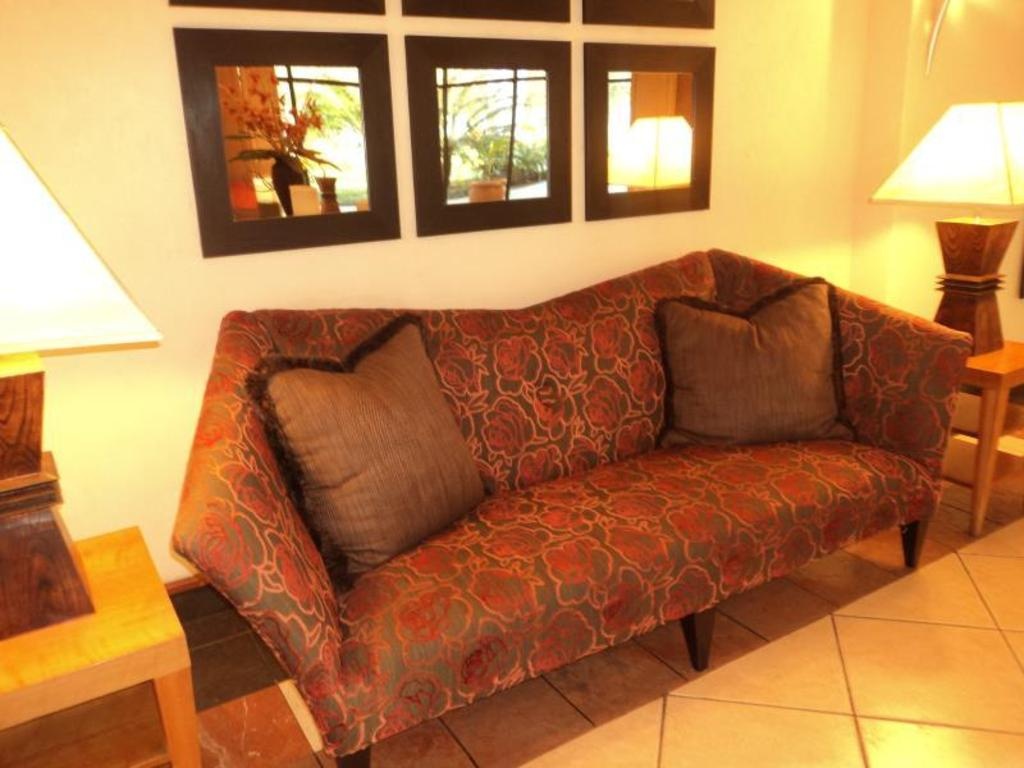 Taj Pamodzi Lusaka  Facilities  Barlounge 15