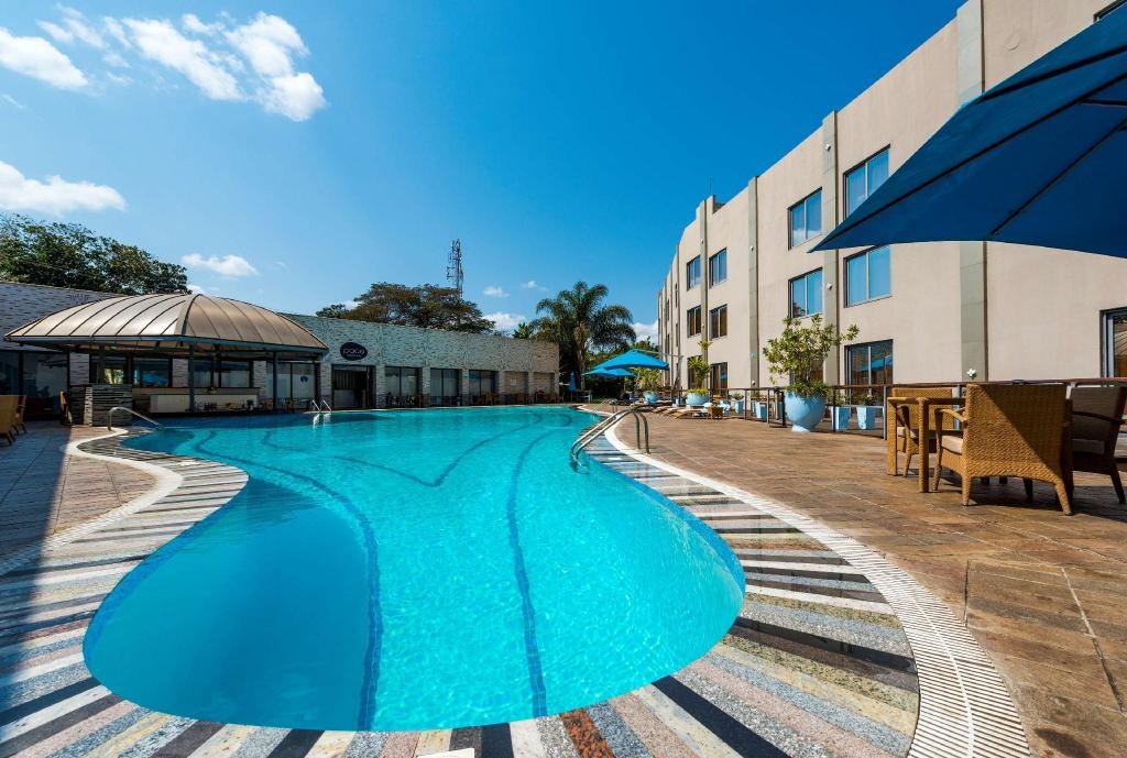Radisson Blu Hotel Lusaka  Facilities  Swimming Pool 1