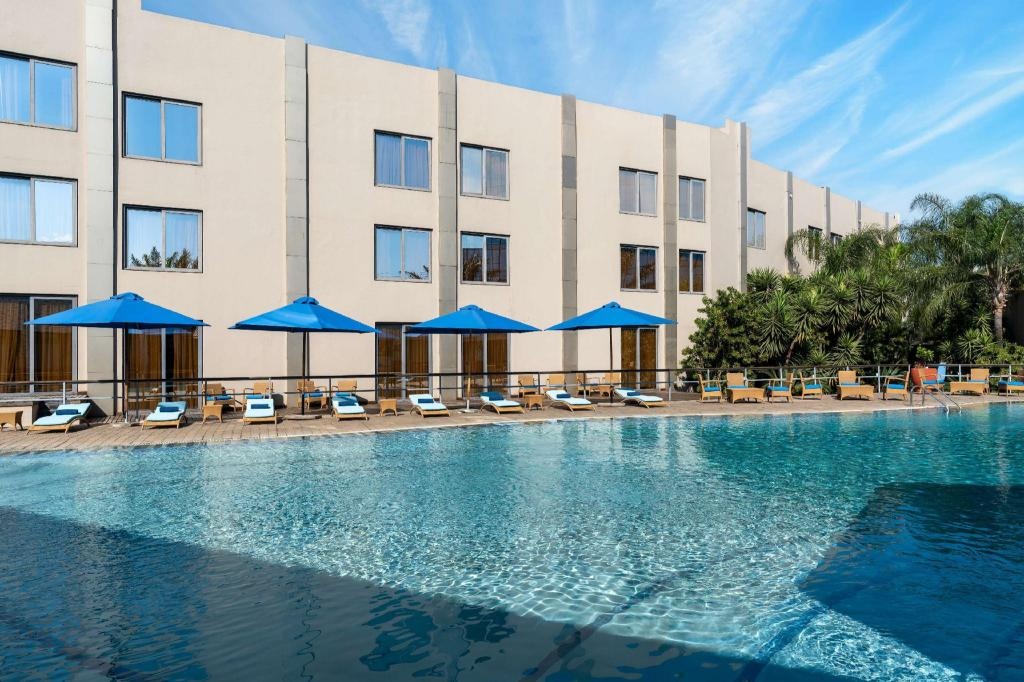 Radisson Blu Hotel Lusaka  Facilities  Swimming Pool 3