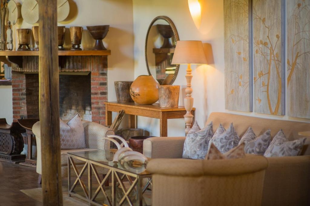 Lilayi Lodge  Facilities  Barlounge 34