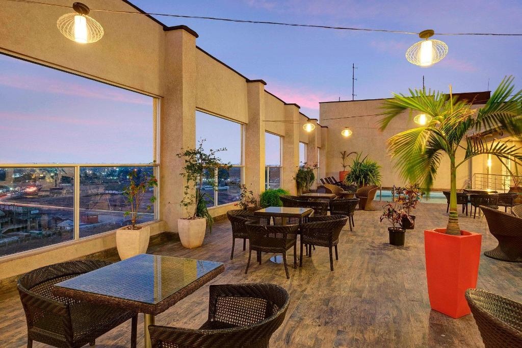 Protea Hotel Lusaka Tower  Dining  Dining Image 11 11
