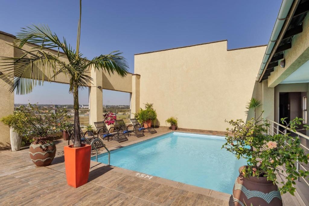 Protea Hotel Lusaka Tower  Facilities  Swimming Pool 12