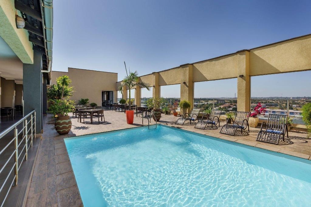 Protea Hotel Lusaka Tower  Facilities  Swimming Pool 9