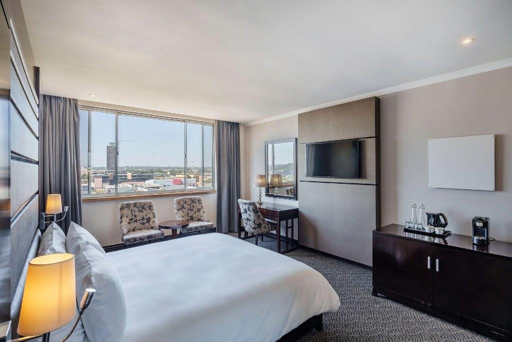 Protea Hotel Lusaka Tower  Rooms  Club Floor Guest Room 1 King Guestroom 4