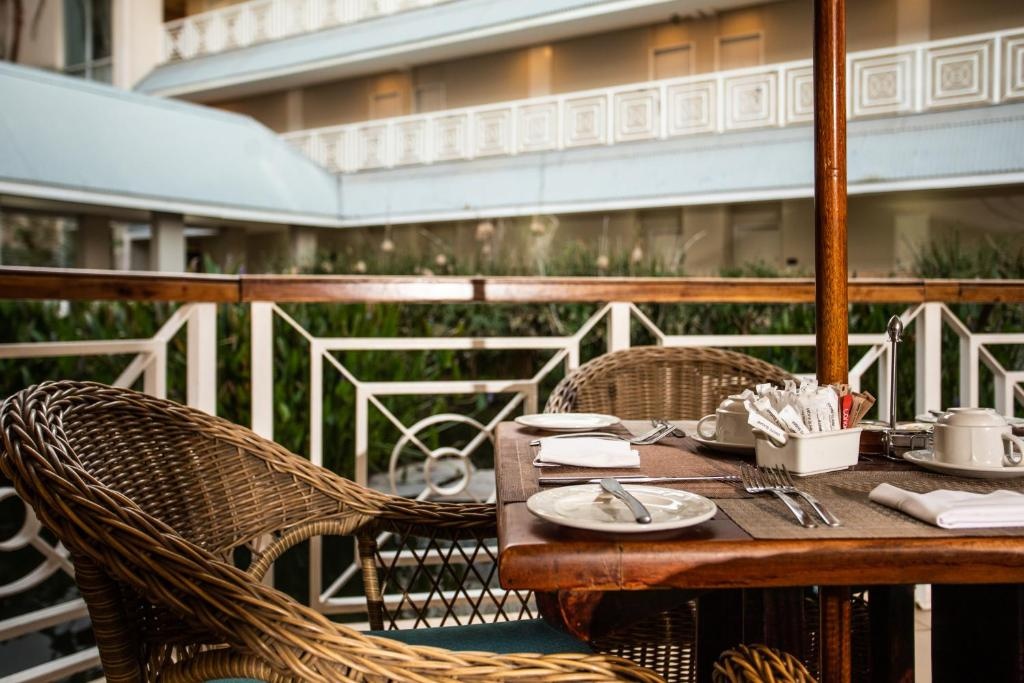 Southern Sun Ridgeway Lusaka  Facilities  Balconyterrace 3