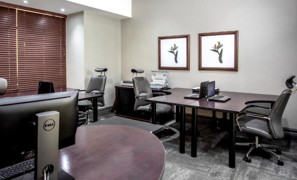 Southern Sun Ridgeway Lusaka  Facilities  Business Center 21