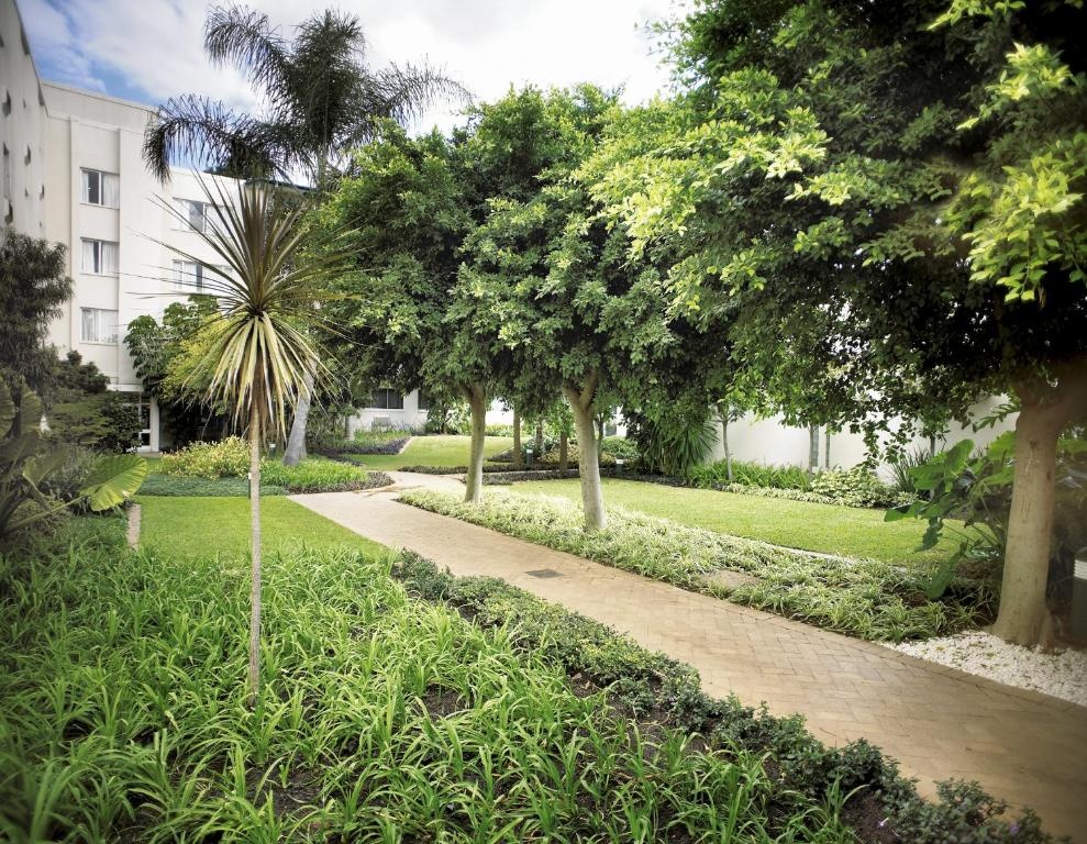 Southern Sun Ridgeway Lusaka  Facilities  Garden 24