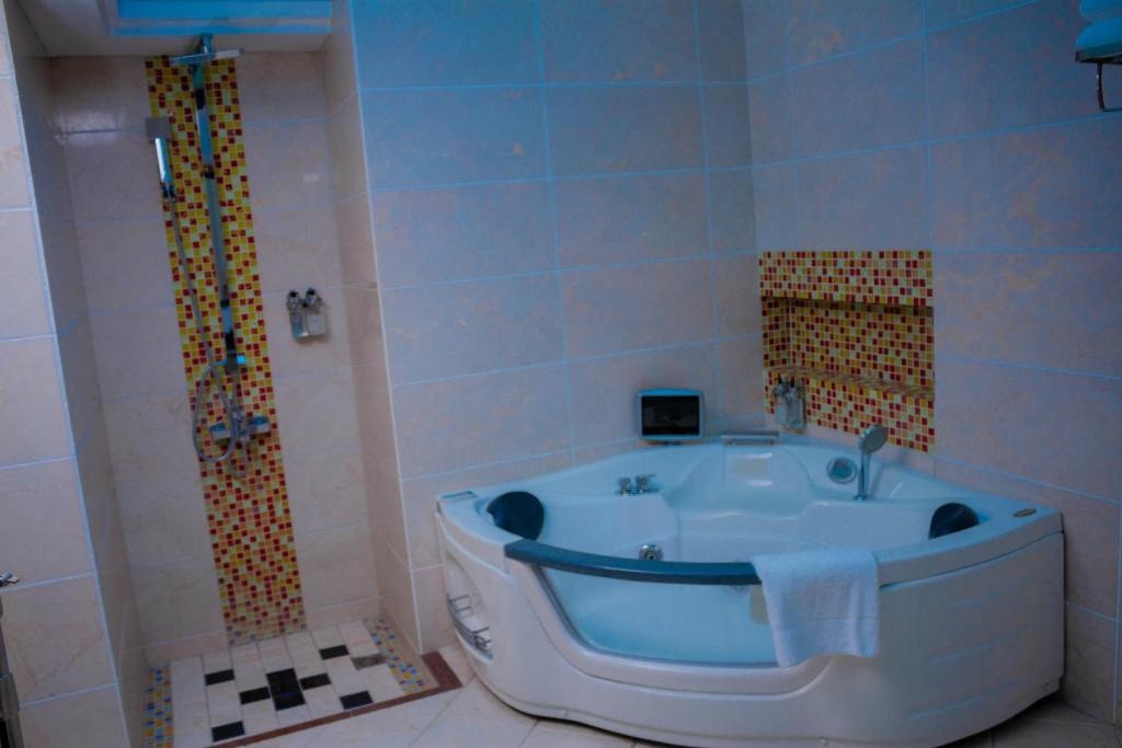Best Western Plus Paramount Hotel  Facilities  Facilities 11