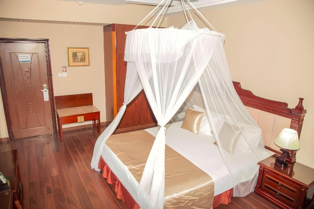 Best Western Plus Paramount Hotel  Rooms  Rooms Image 11 11
