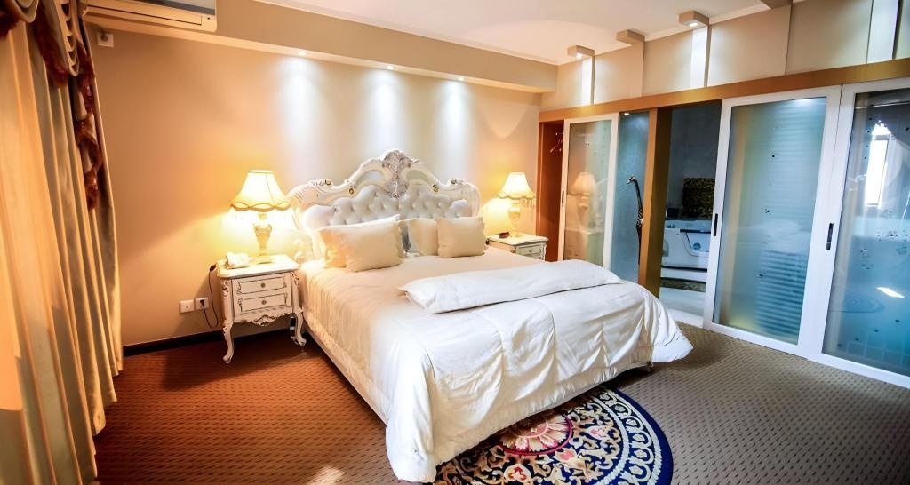 Best Western Plus Paramount Hotel  Rooms  Rooms Image 1 1